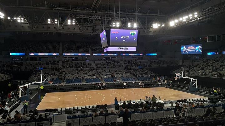 昨天友谊赛赛中，姆巴佩批评一些队友回球场的速度太慢（封面配图）